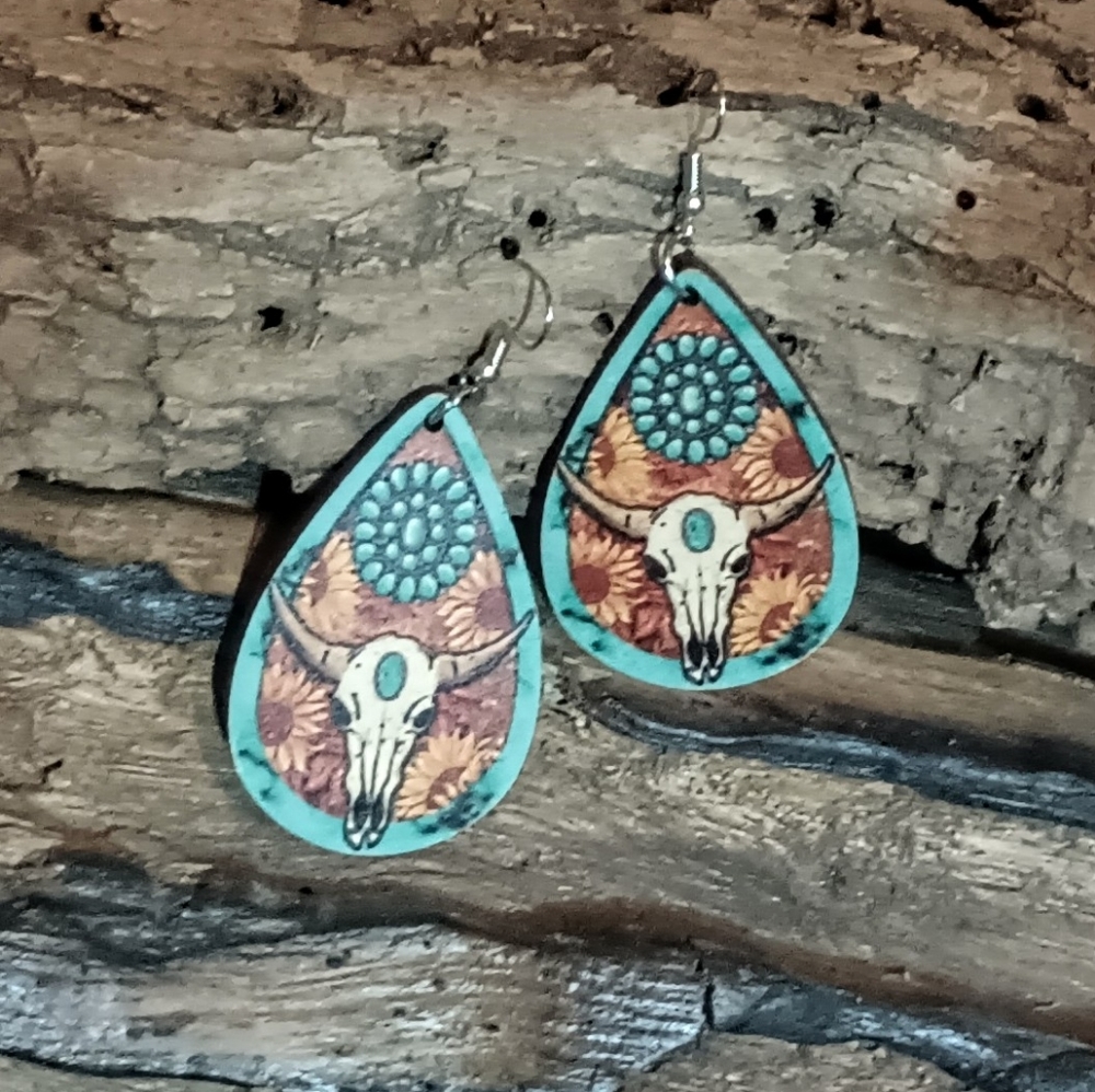 NWT wooden earrings - Picture 2 of 2